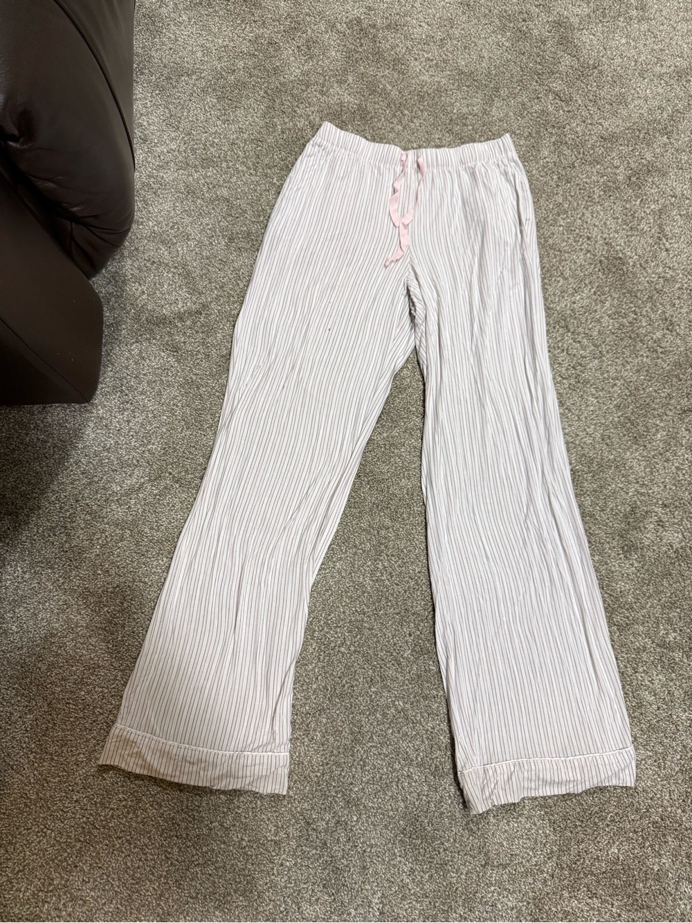 $5 for $20 min order ! Victoria's Secret White and Pink Striped Pajama Joggers